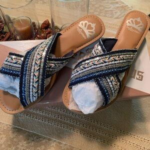 Size 7 Fergalicious slides